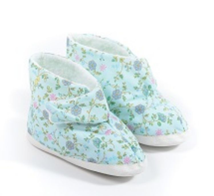 Roomy Slippers for Men and Women: 5 - 6 (Women)