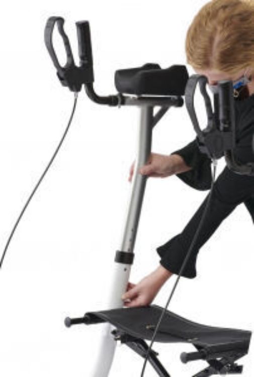 MEDLINE UPRIGHT ALUMINUM ROLLATOR