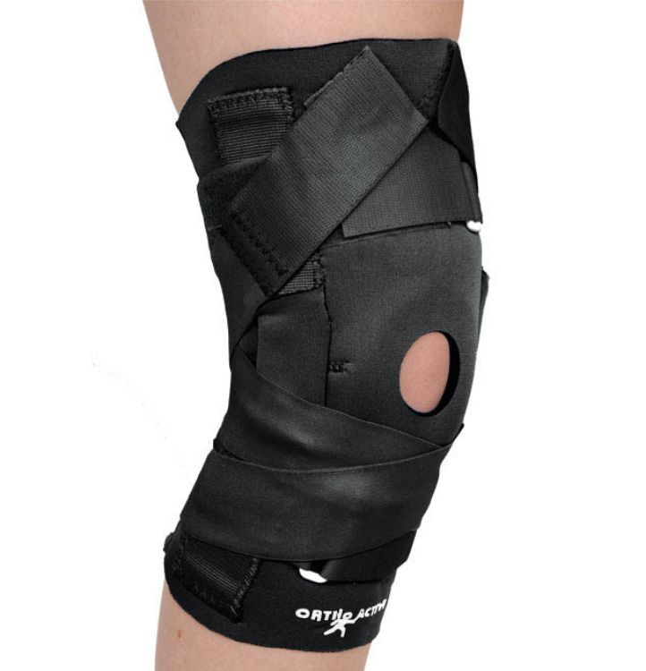 Hinged Knee with Derotation Straps